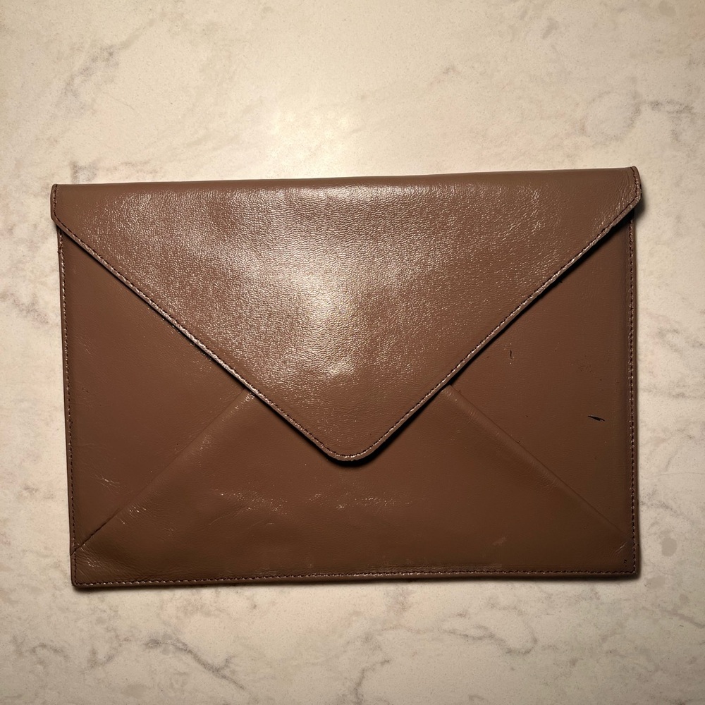 LA BAGAGERIE Light Brown Envelope Leather Clutch